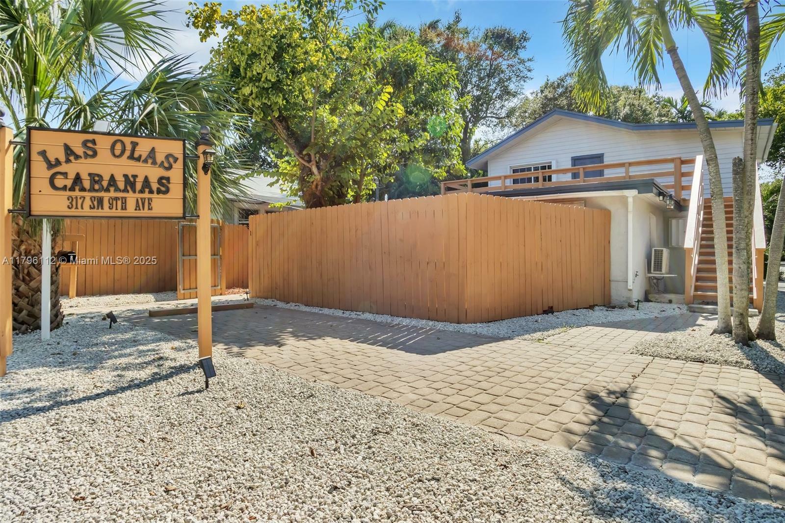 317 SW 9th Ave  Fort Lauderdale FL 33312 photo