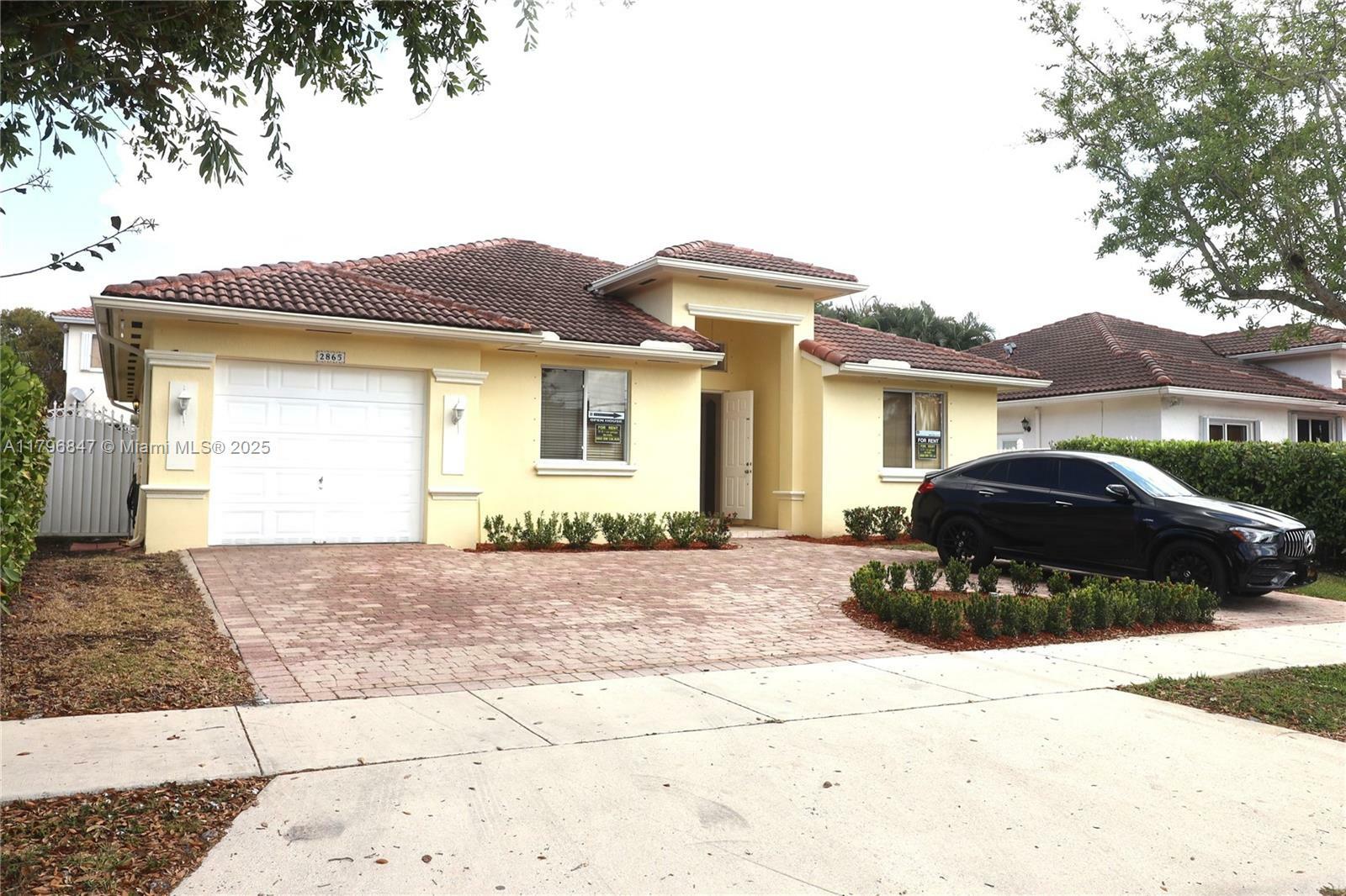 Property Photo: 2865 SW 139th Ave 1 FL 33175