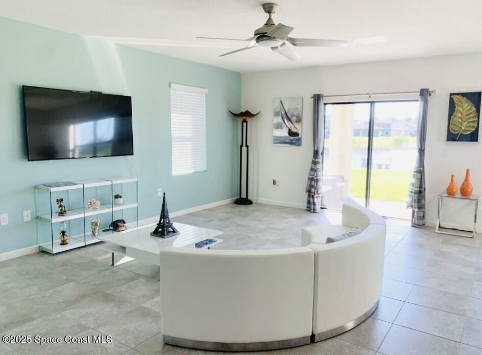 Property Photo: 841 Old Country Road SE FL 32909