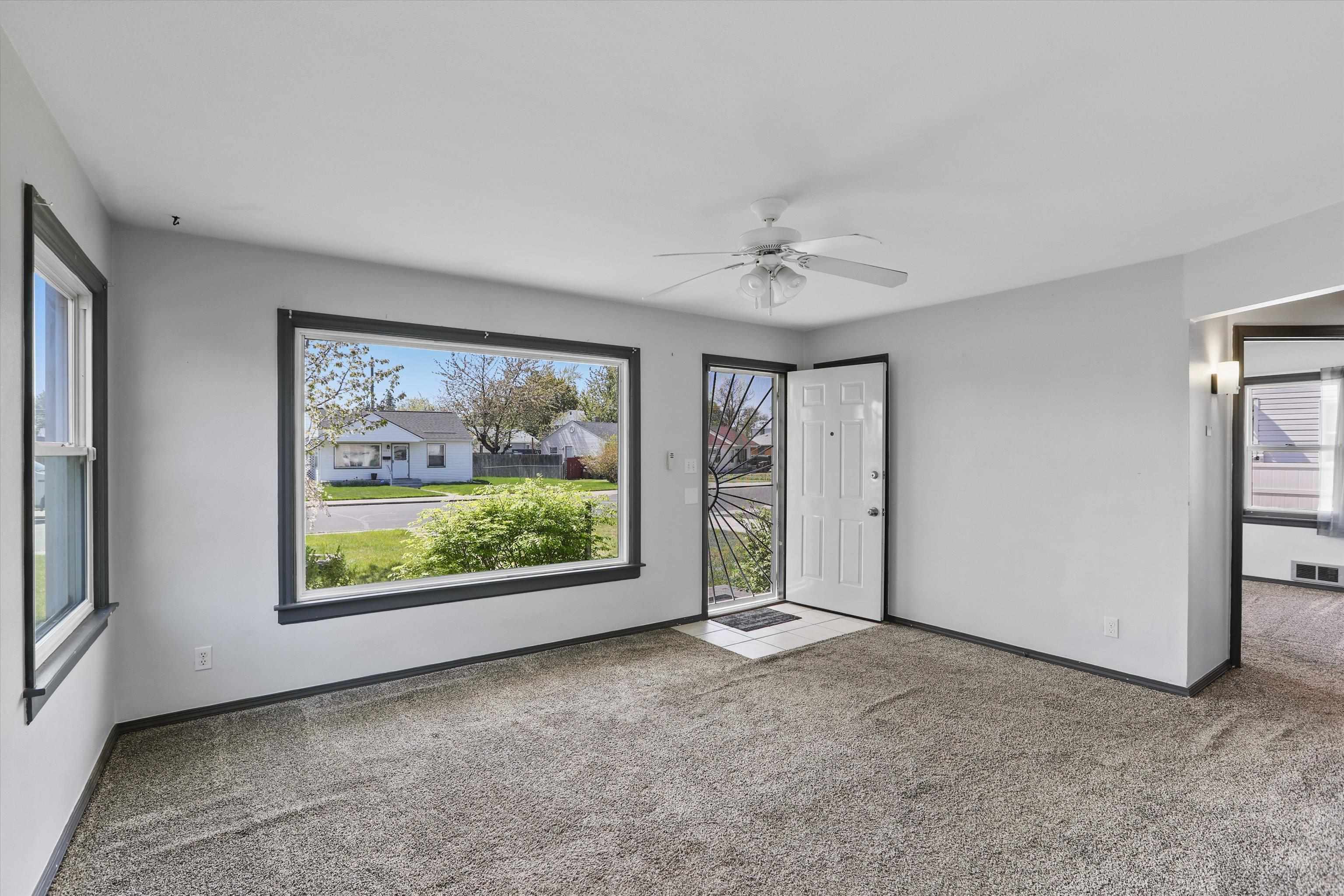 Property Photo: 551 E Nebraska Ave WA 99208