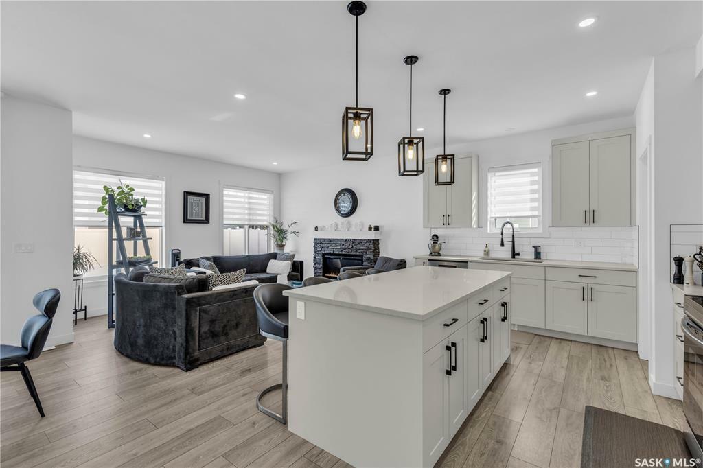 Property Photo: 2415 Rosewood Drive SK S7V 0Z3