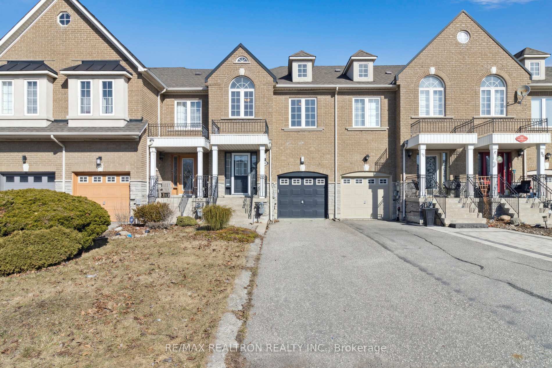 Photo de la propriété: 90 Maple Sugar Lane ON L4J 8S9