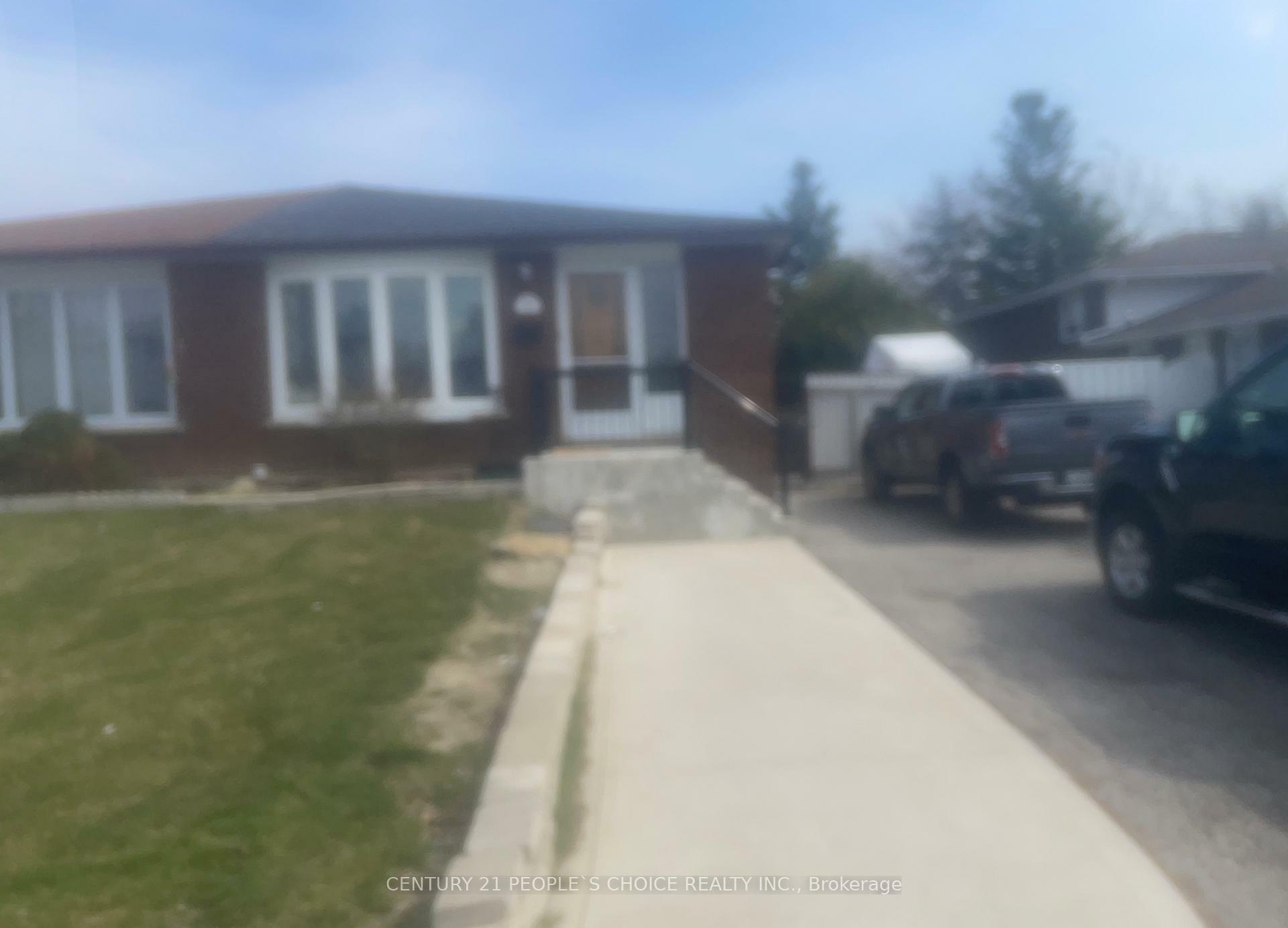Property Photo: 82 Earnscliffe Circle ON L6T 2B2