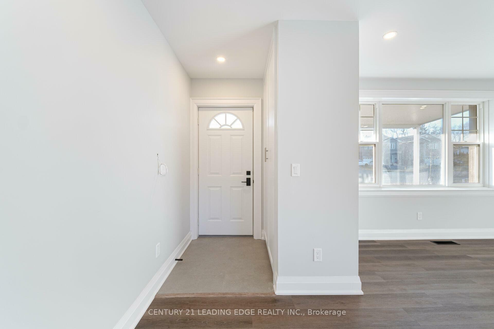 Property Photo: 2713 Kennedy Road Main ON M1T 3H8