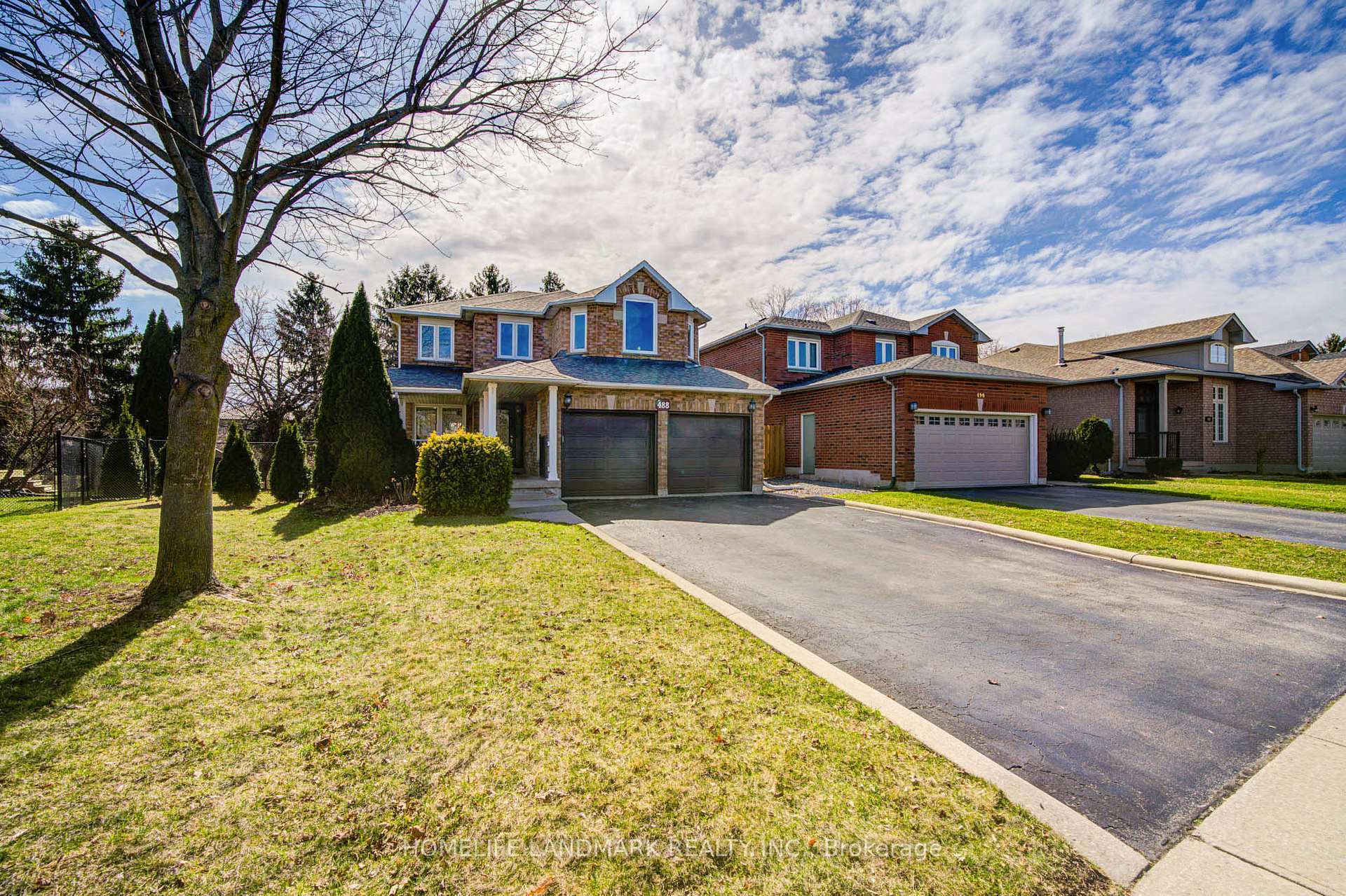 Photo de la propriété: 488 Amanda Crescent ON L7L 6H5