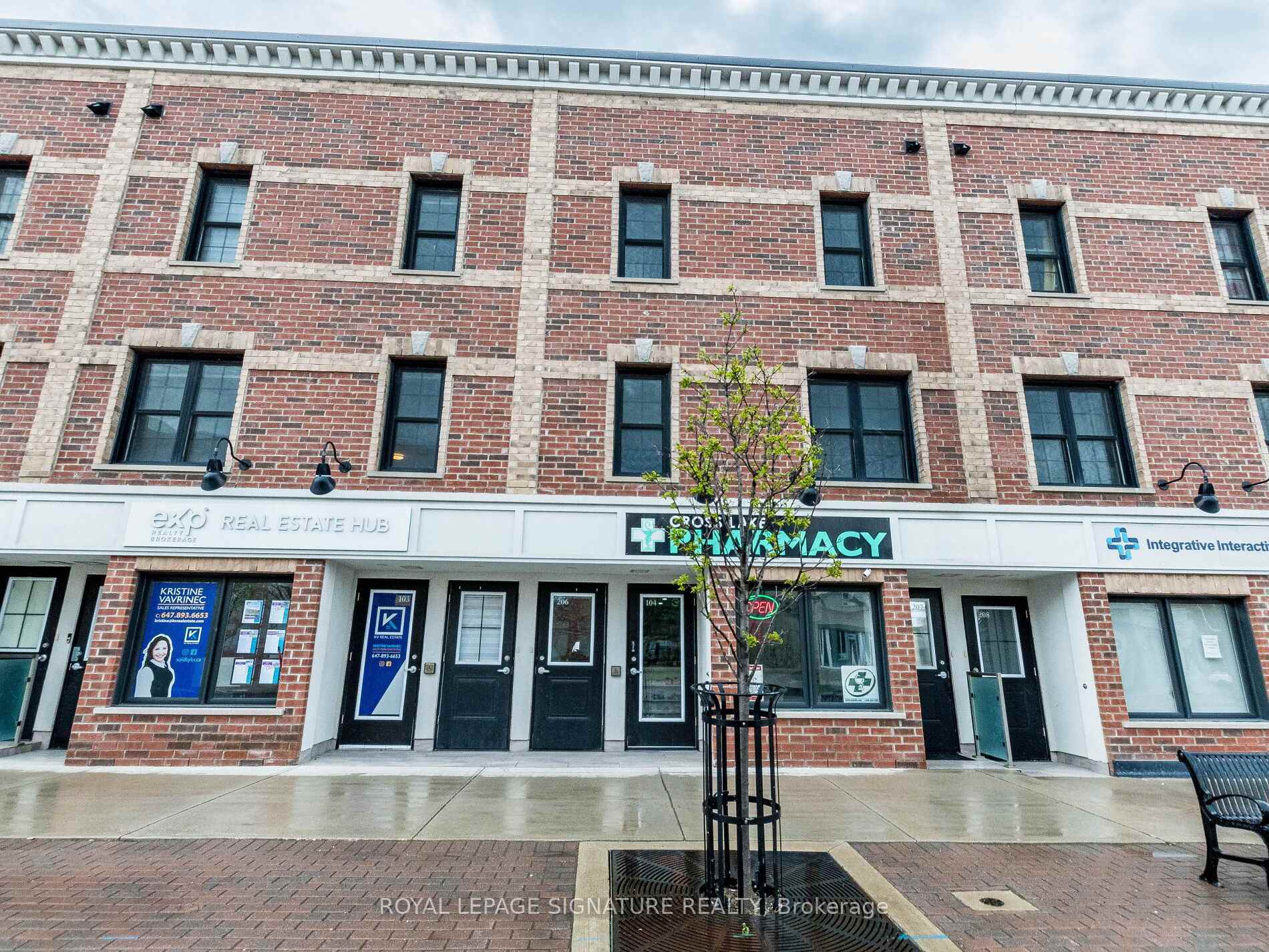 Photo de la propriété: 760 Lakeshore Road E 206 ON L5E 1C7