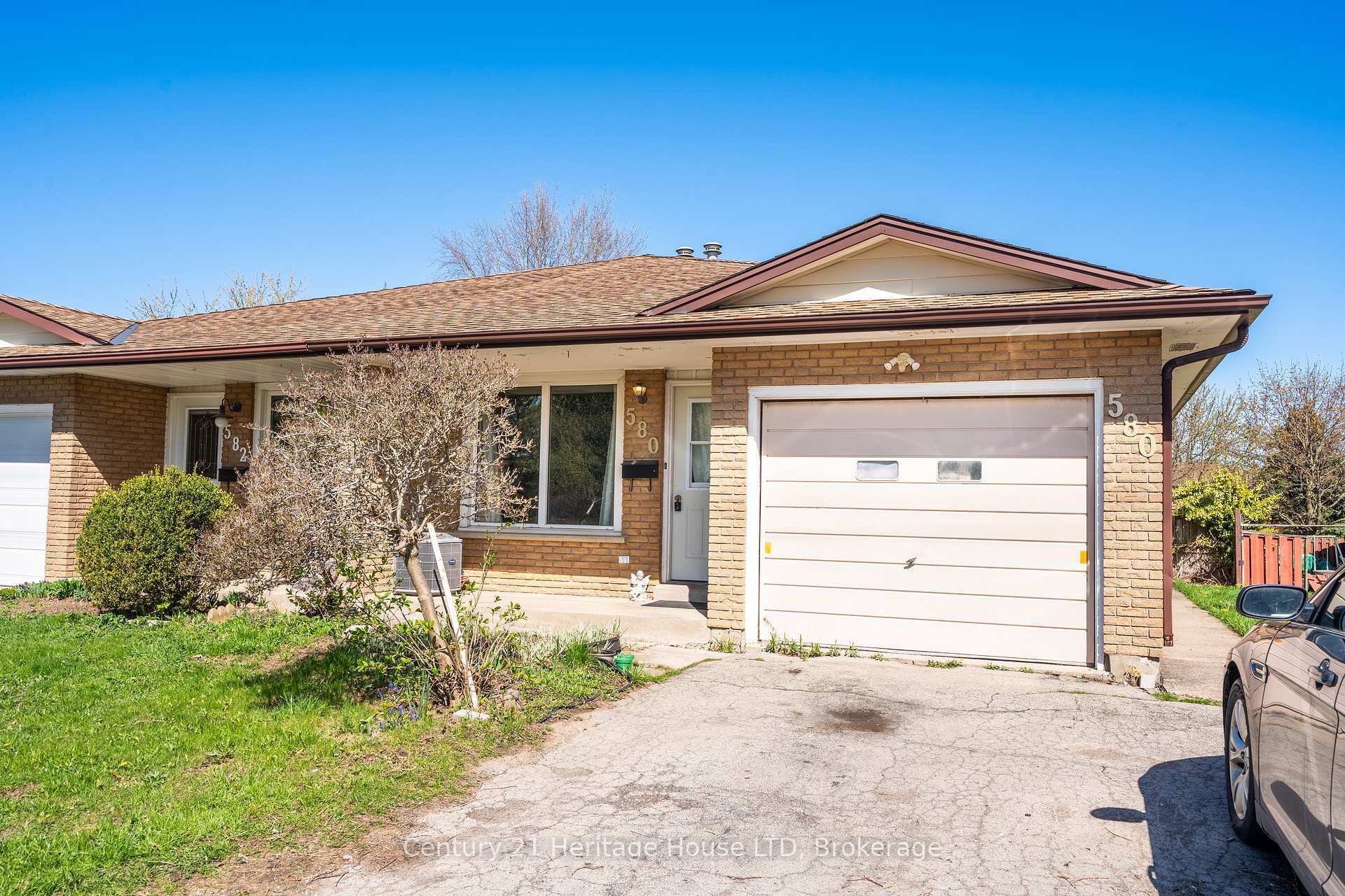 Property Photo: 580 First Avenue N ON L3C 1Z3