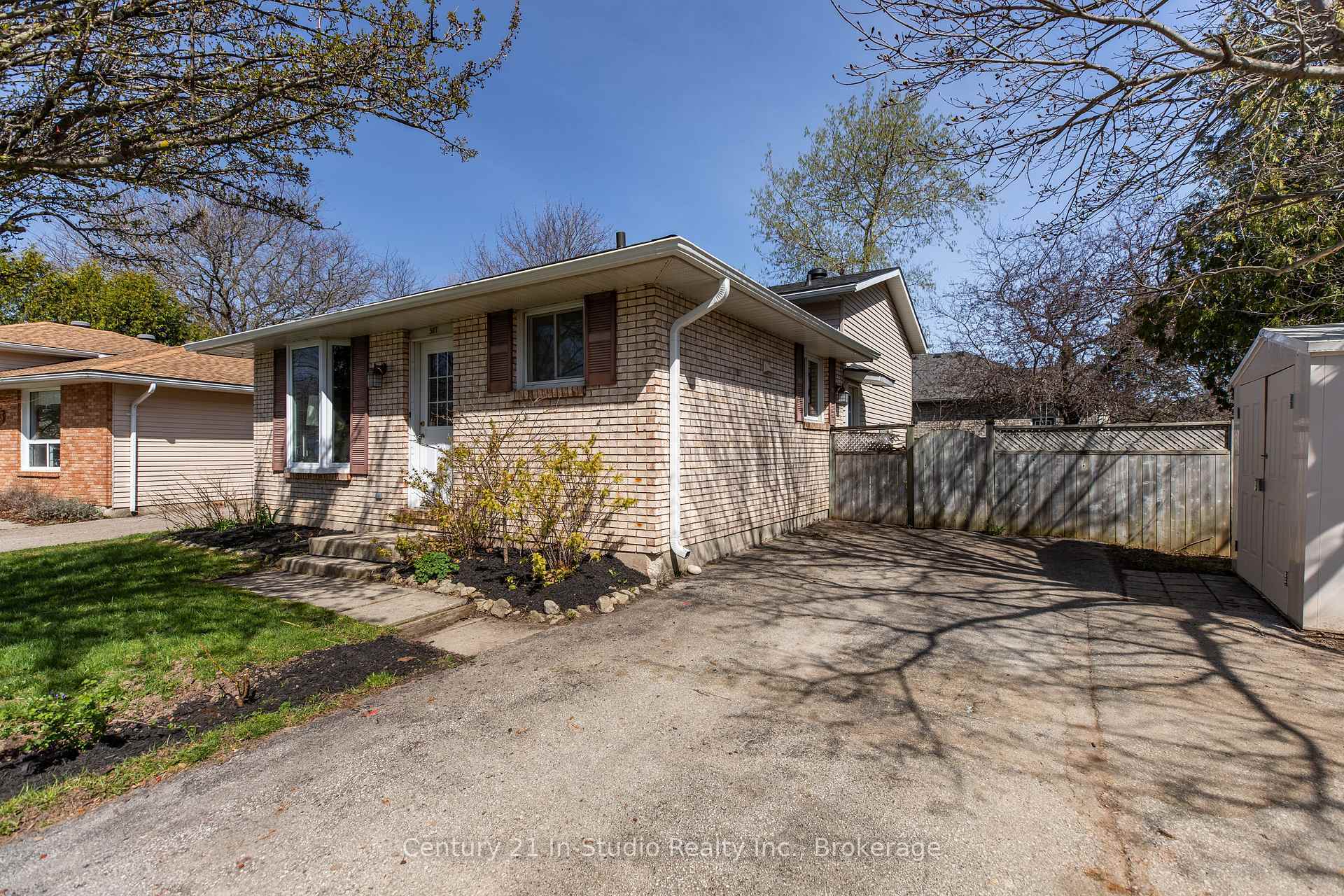 Property Photo: 587 Scott Street ON N2Z 1V2