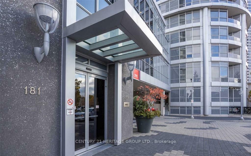 Photo de la propriété: 181 Village Green Square 2117 ON M1S 0K6
