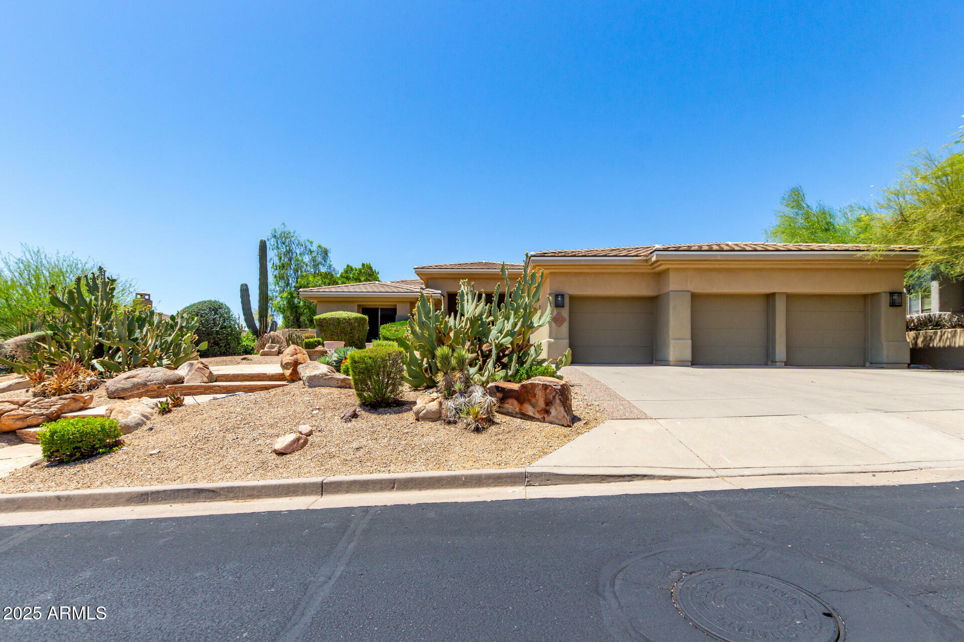 Property Photo: 16562 N 109th Way AZ 85255