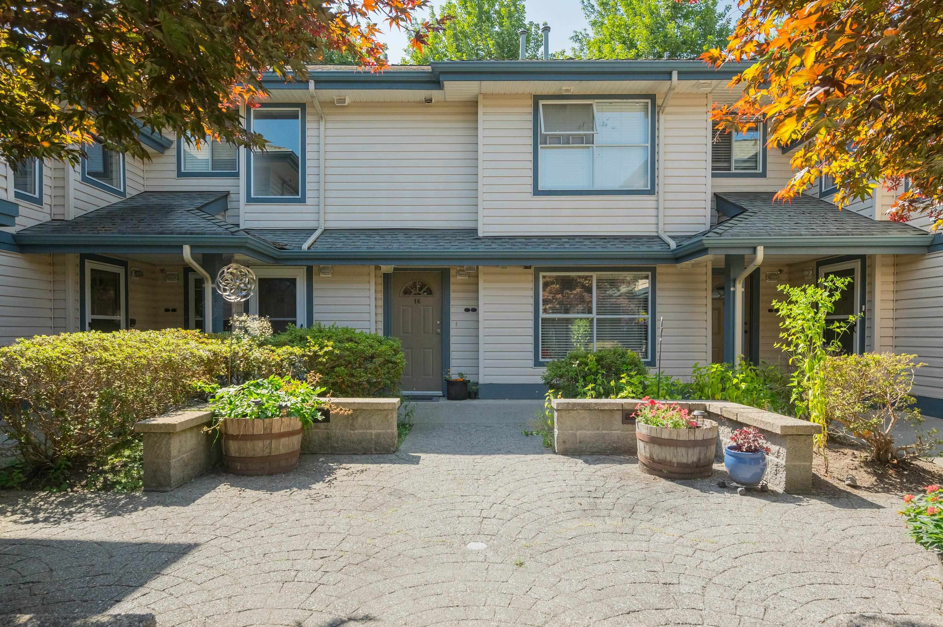 Property Photo: 5664 208 Street 19 BC V3A 8G4