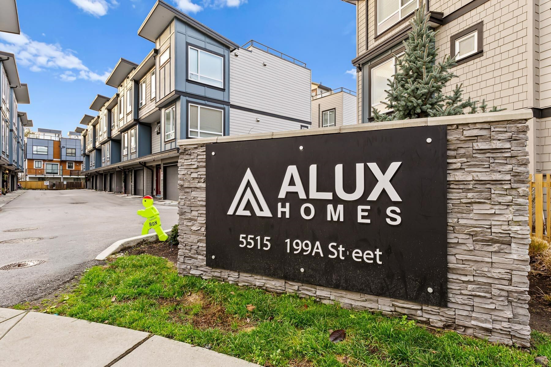 Property Photo: 5515 199A Street 16 BC V3A 1J7