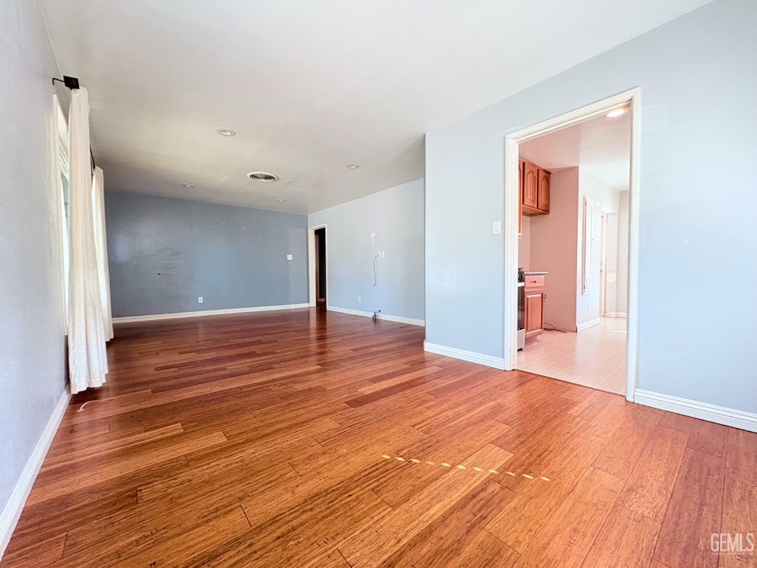 Property Photo: 2711 Hubbard Street CA 93301