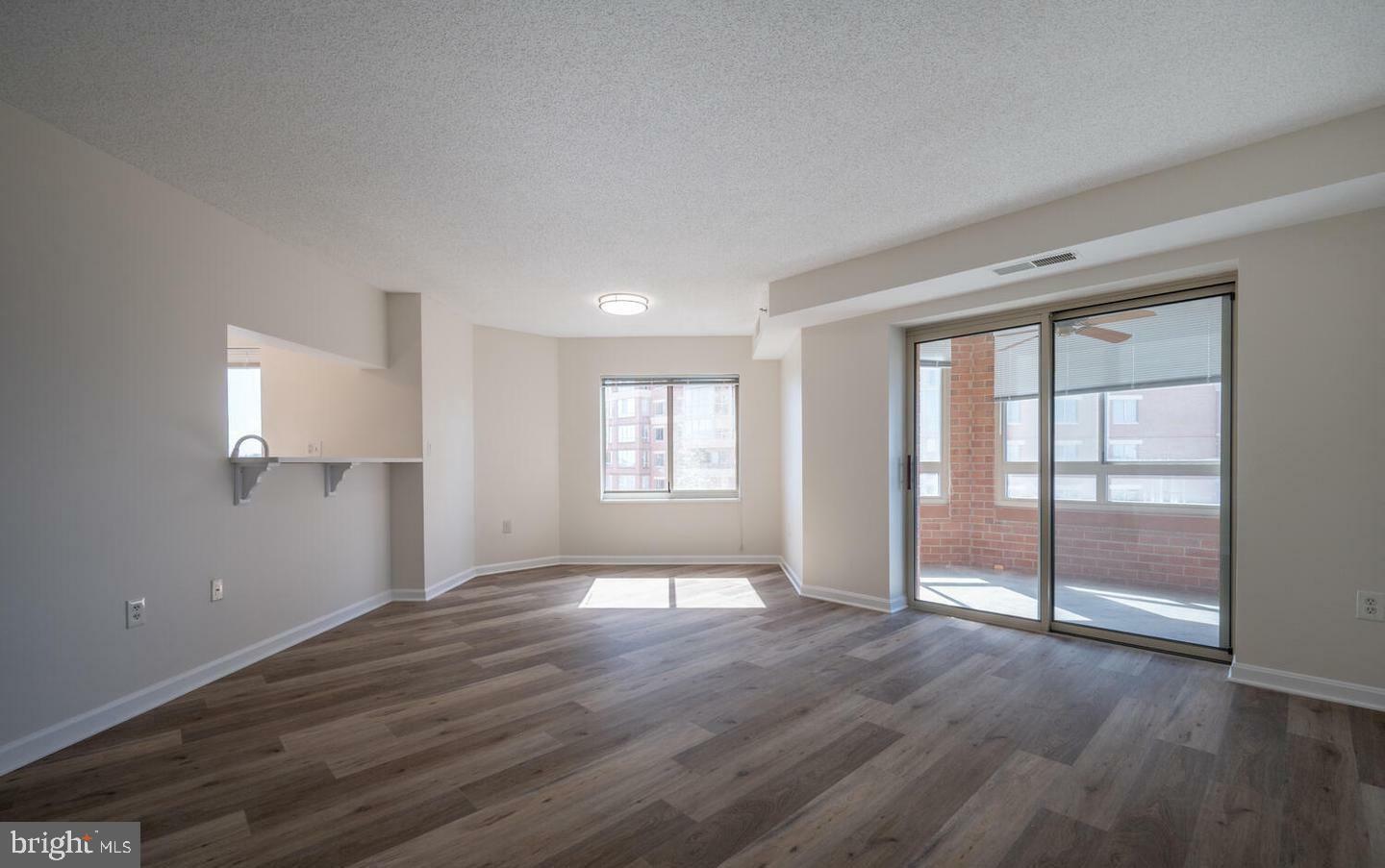 Property Photo: 2151 Jamieson Avenue 1503 VA 22314