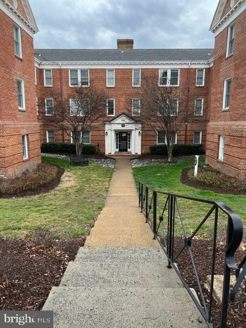 Property Photo: 922 S Washington Street 313 VA 22314