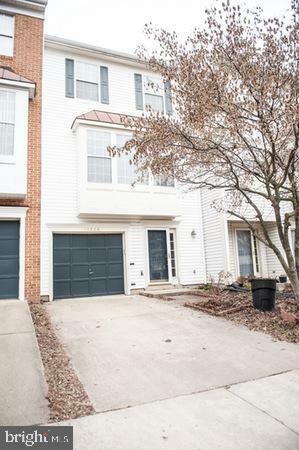 Property Photo: 14206 Beddingfield Way VA 20121
