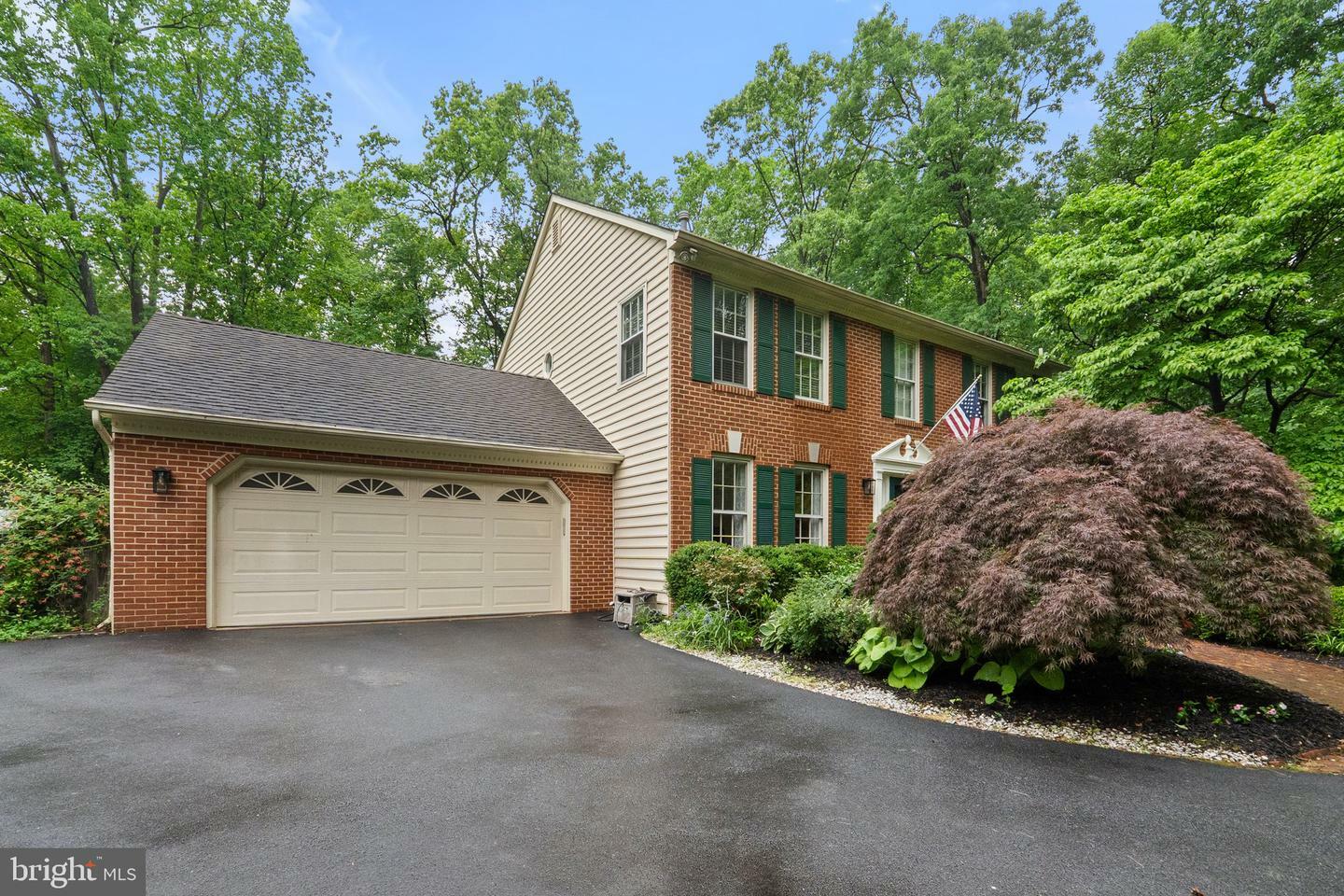 Property Photo: 11100 Burywood Lane VA 20194