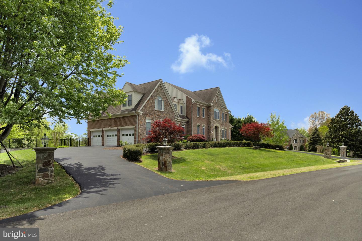 Property Photo: 9907 Hessick Court VA 22066