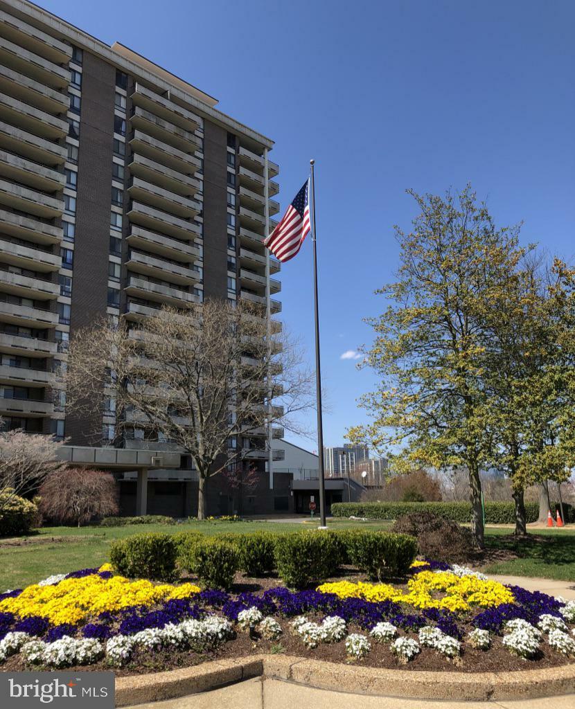 Property Photo: 1800 Old Meadow Road 321 VA 22102