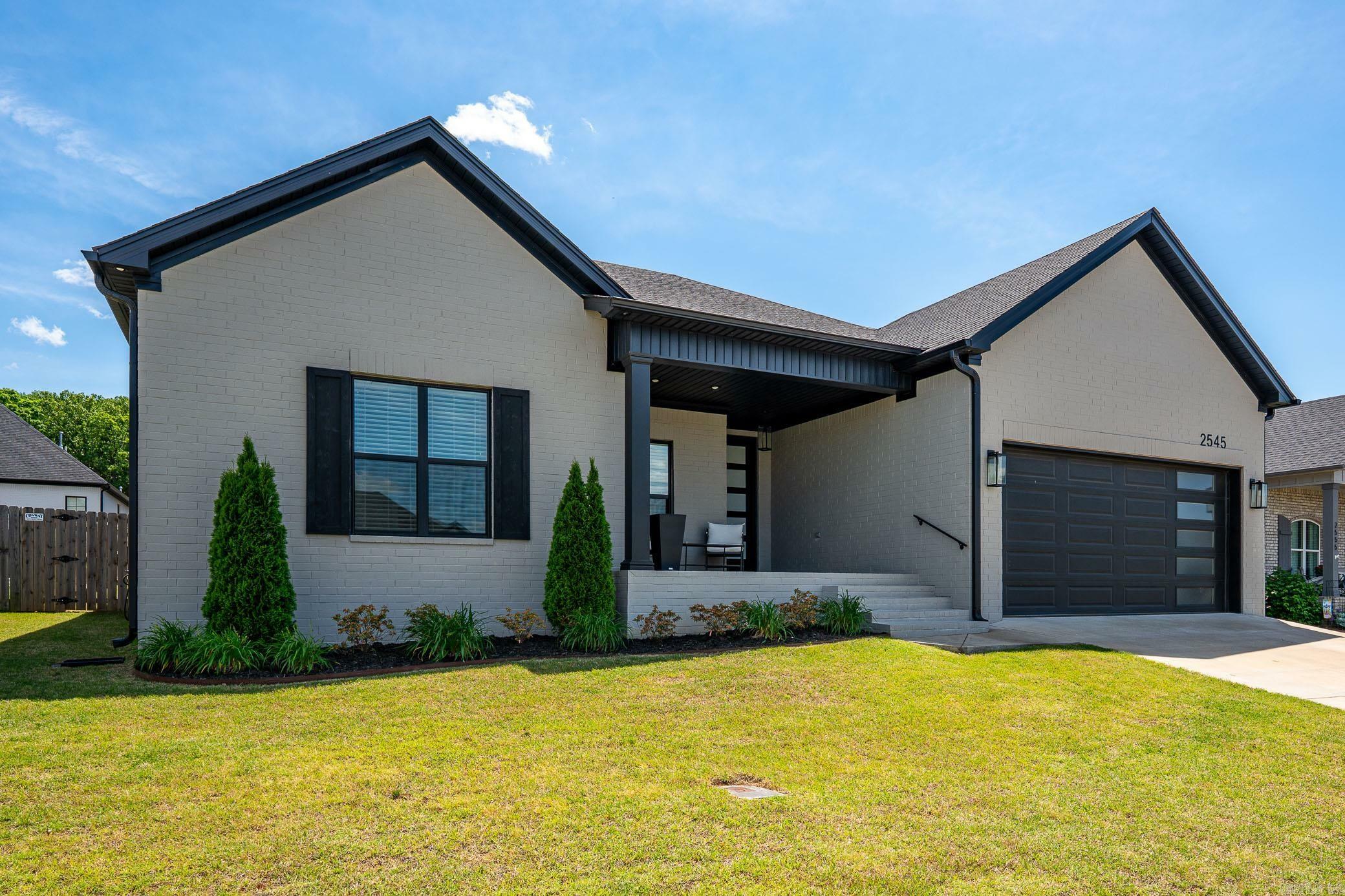 Property Photo: 2545 Lilac Drive AR 72034
