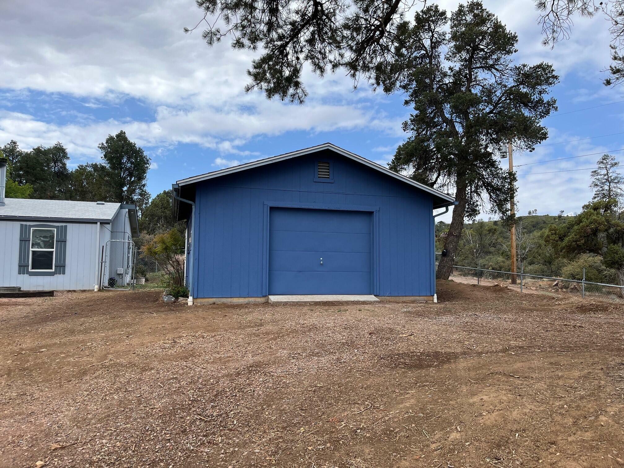 Property Photo: 320 W Round Valley Road AZ 85541