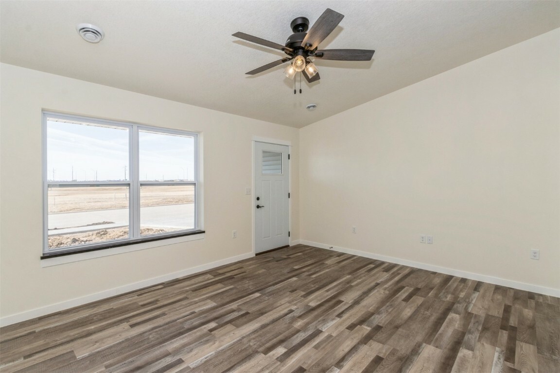 Property Photo: 140 Towne Centre Dr IA 52345