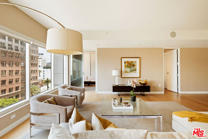 Property Photo: 6250 Hollywood Blvd CA 90028