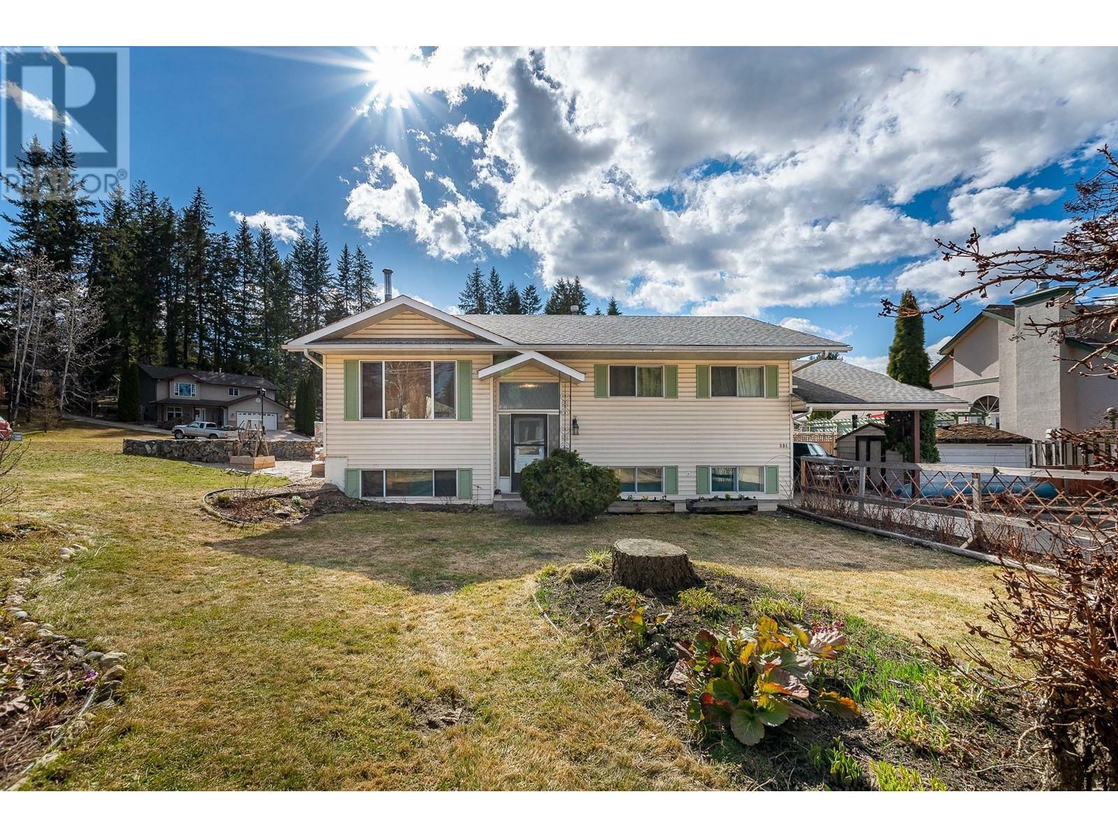 Property Photo: 801 26 Street Southeast BC V1E 2H6