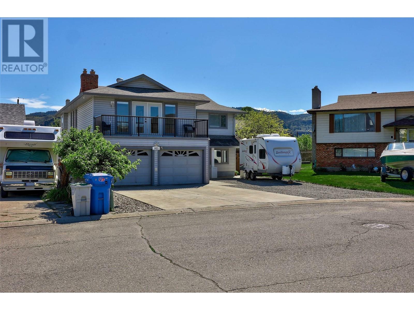 Property Photo: 1425 Stratford Place BC V2B 8E2