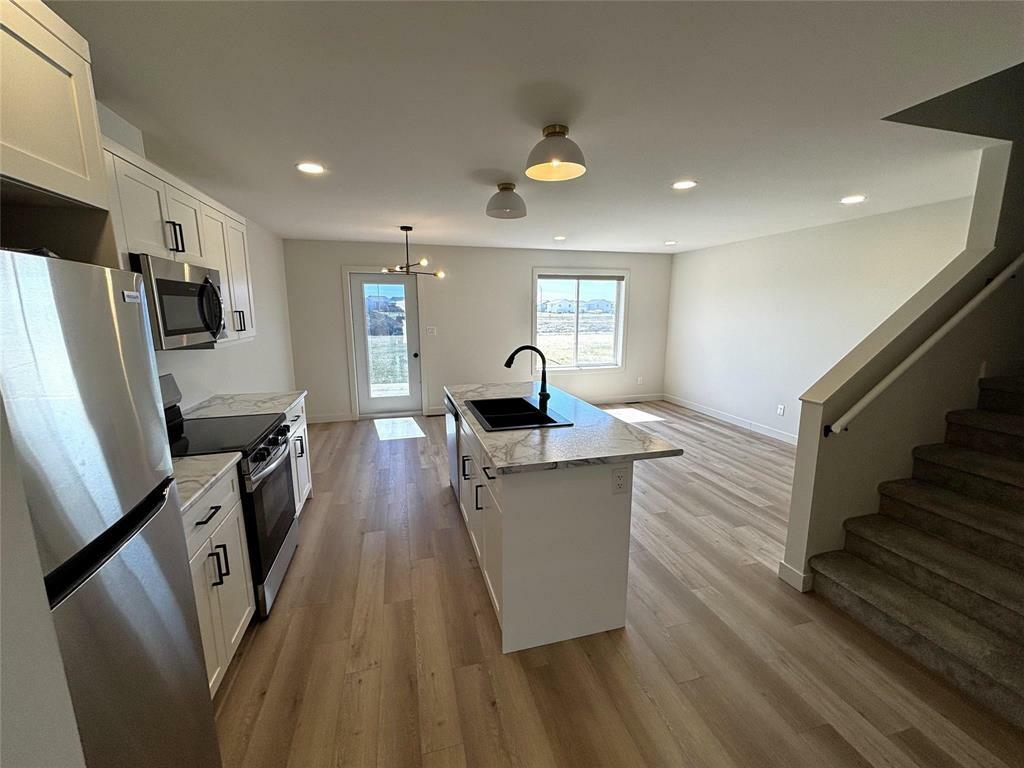 Property Photo: 64 Rosebrook Trail MB R5G 2Y1