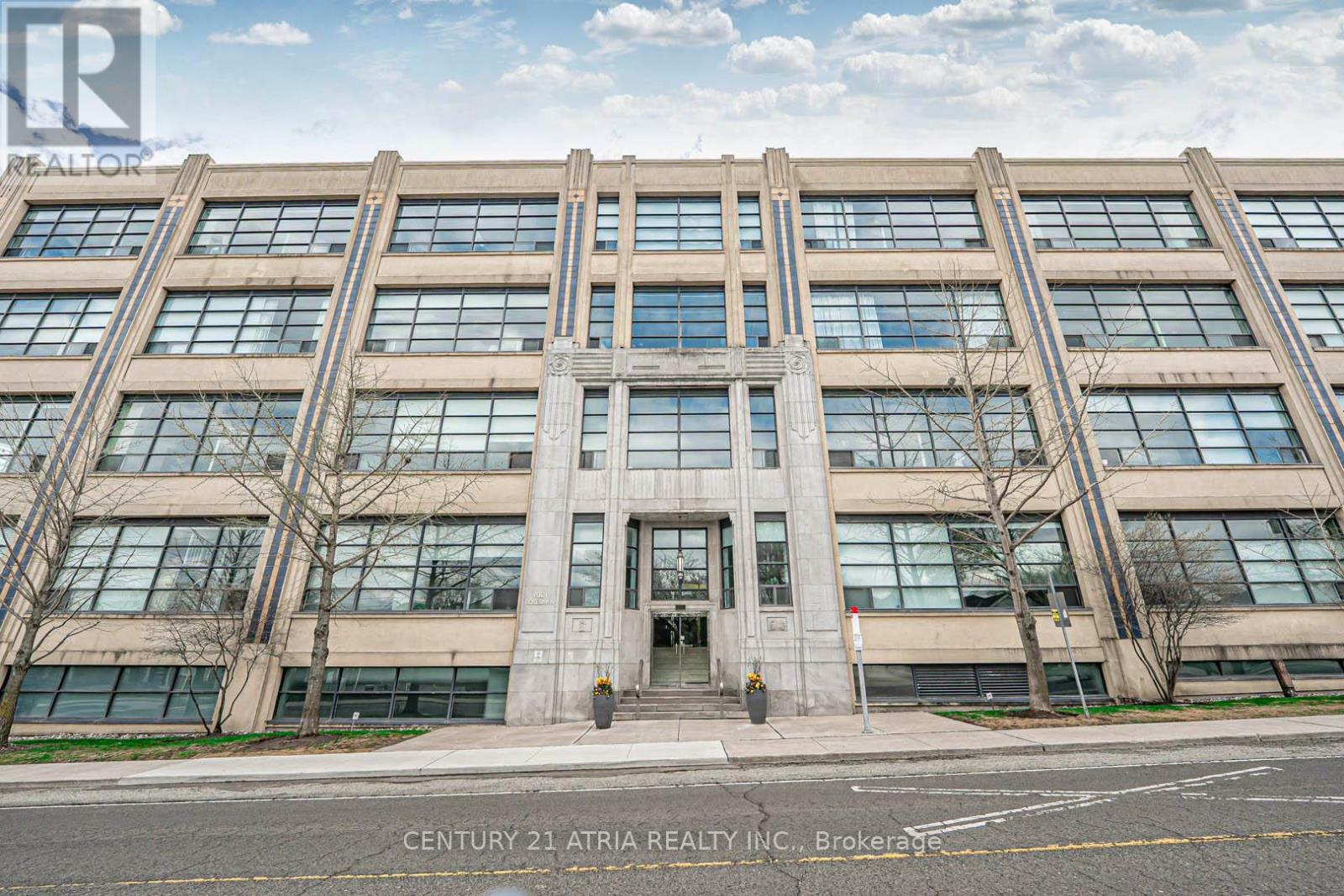 Property Photo:  1001 Roselawn Avenue 318  ON M6B 4M4 
