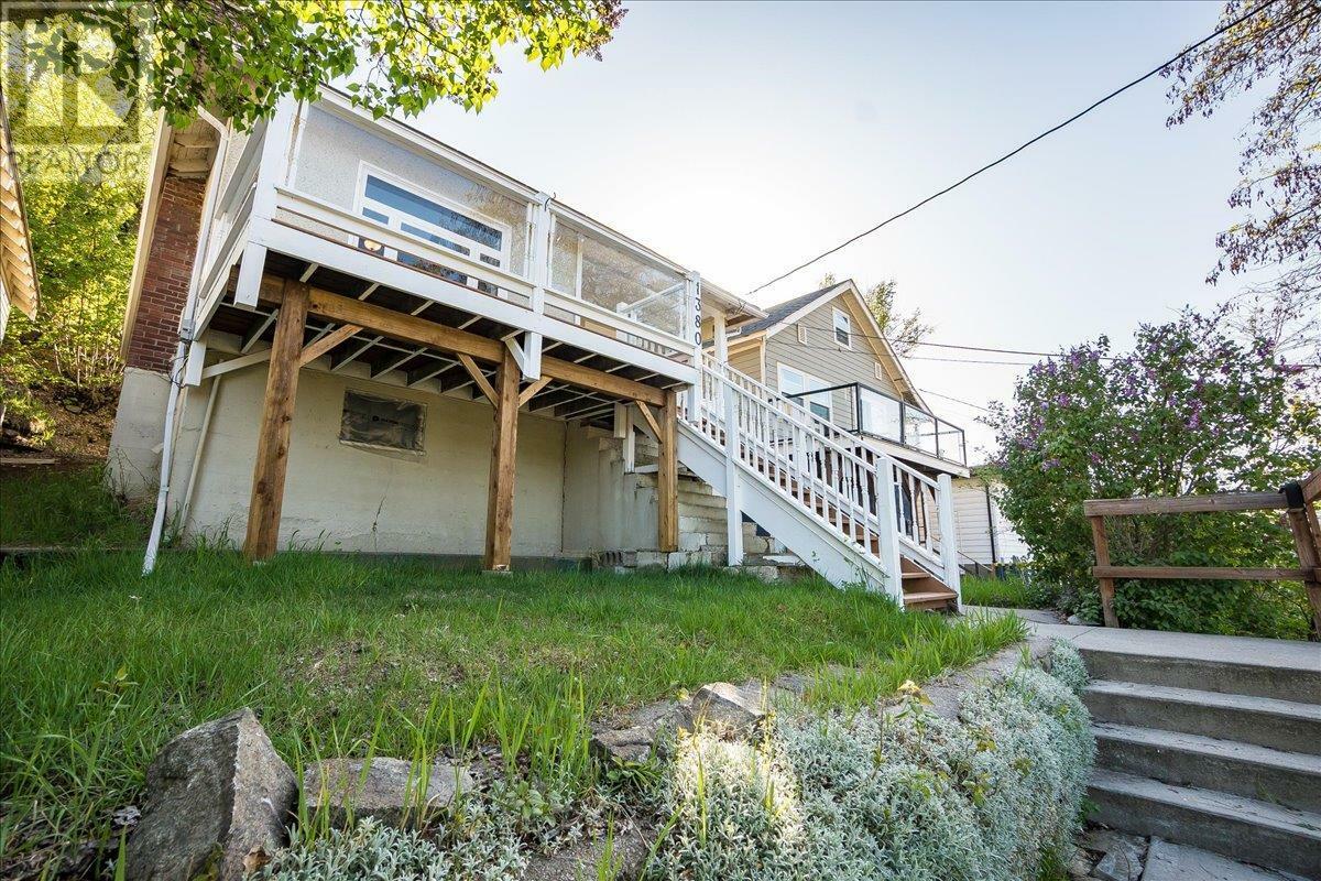 Property Photo: 1380 Lookout Street BC V1R 3P5