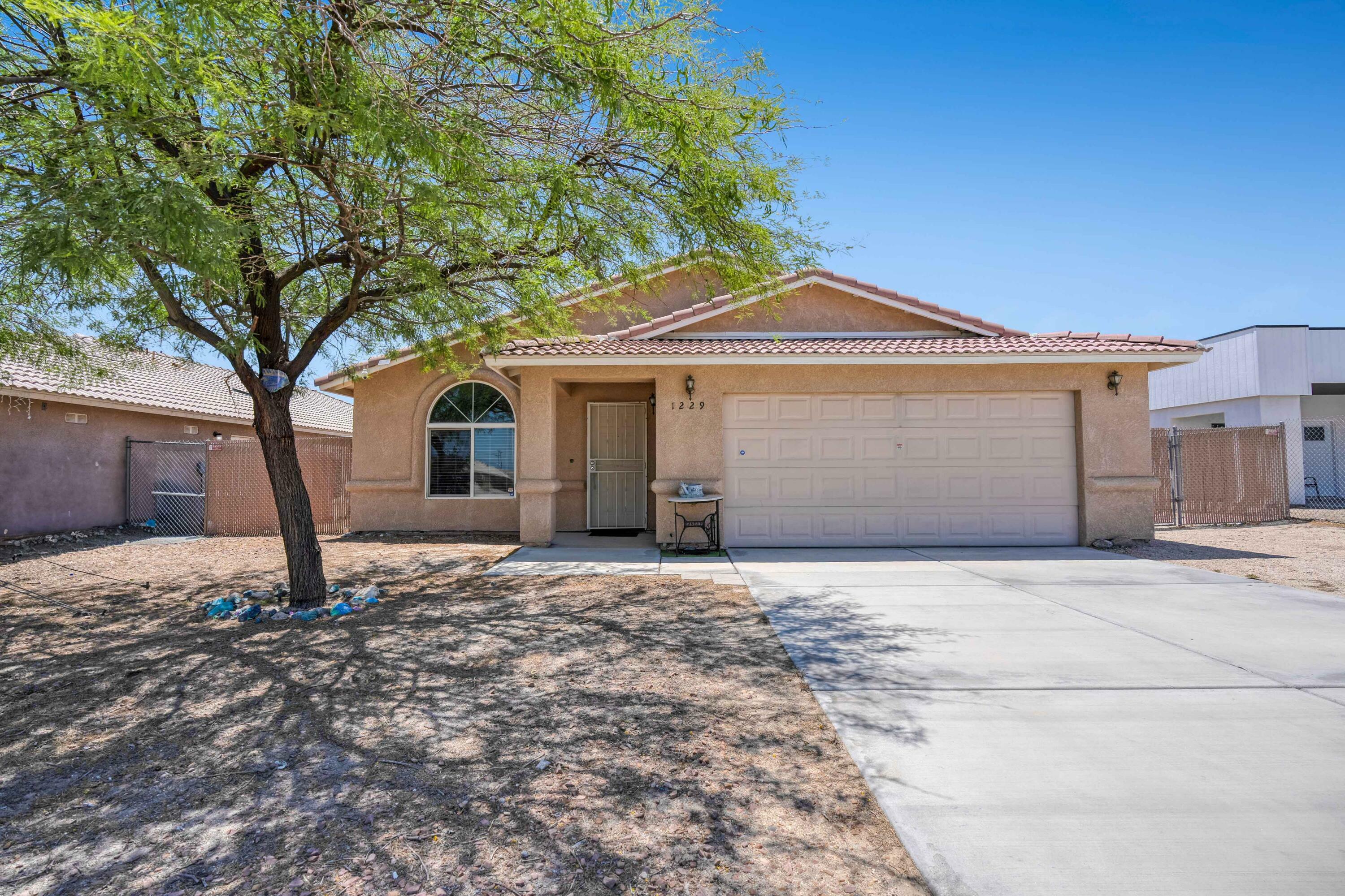 Property Photo: 1229 Roselle Avenue CA 92274