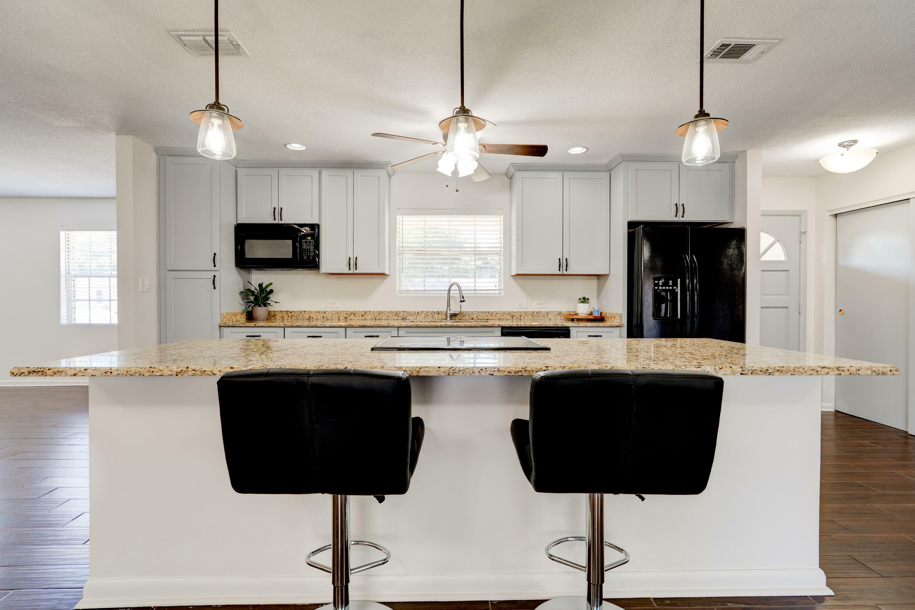Property Photo: 406 NW Holmes Boulevard FL 32548