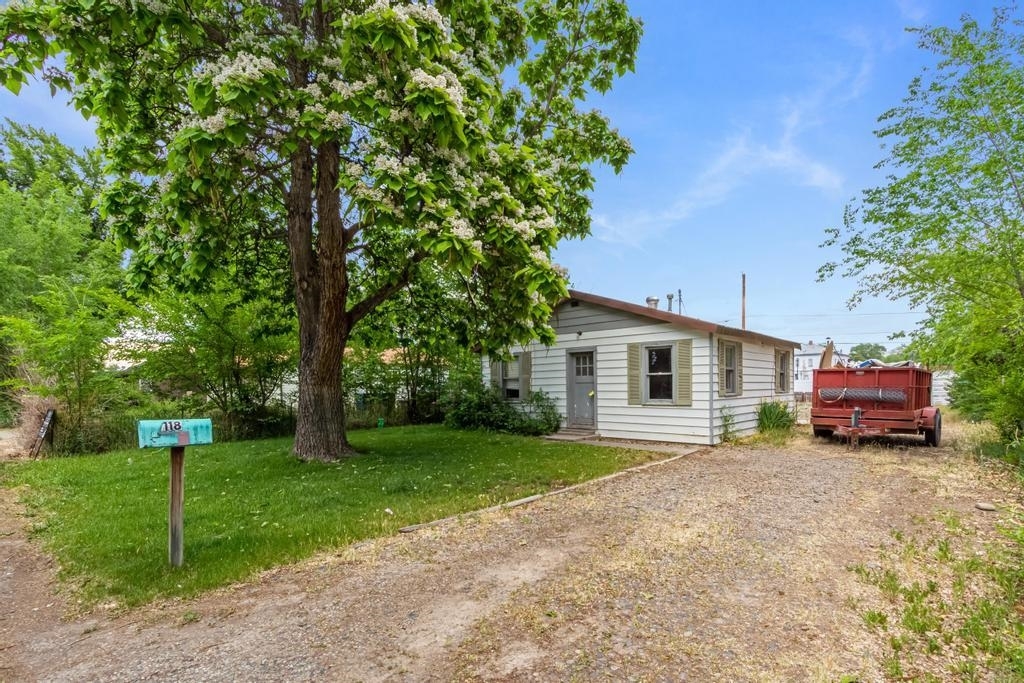 Property Photo:  118 Laura Avenue  CO 81520 
