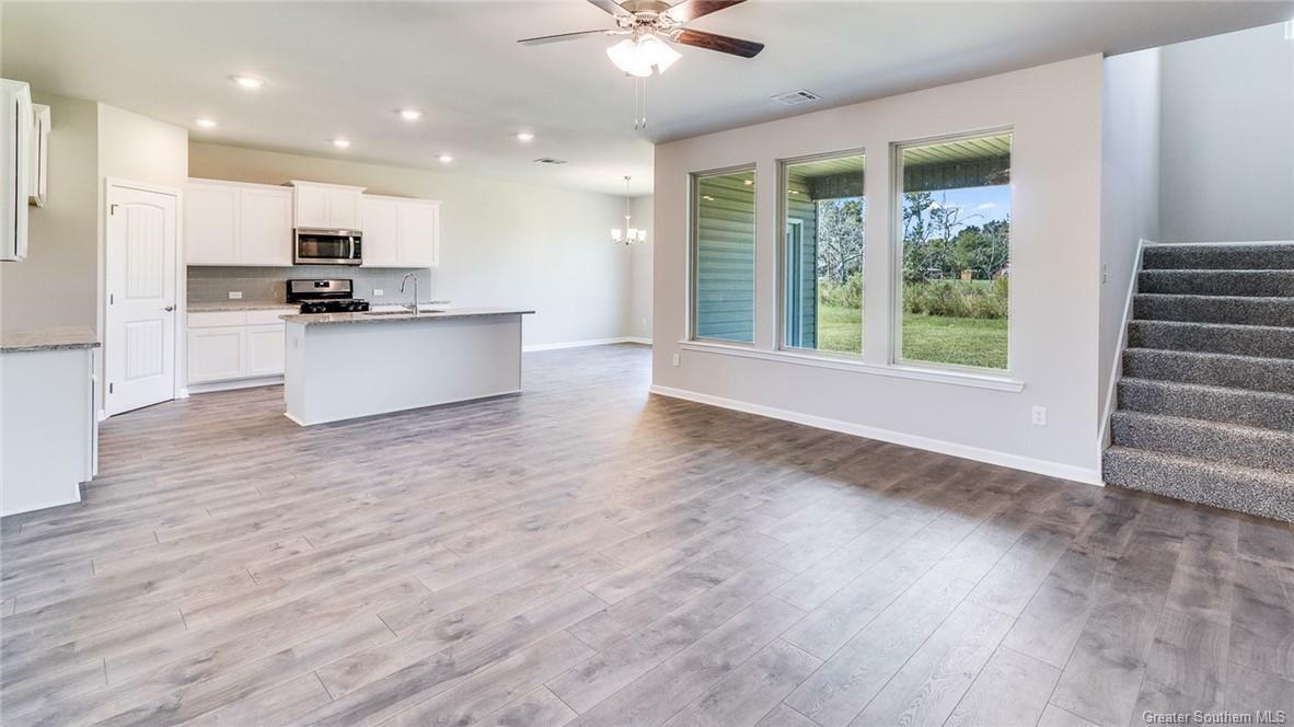 Property Photo: 4677 E Ridge Road LA 70607