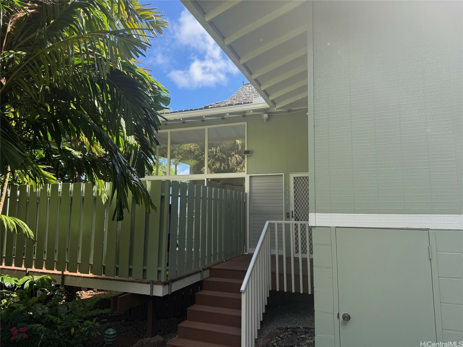 Property Photo: 1440 Kalaniiki Street 3 HI 96821