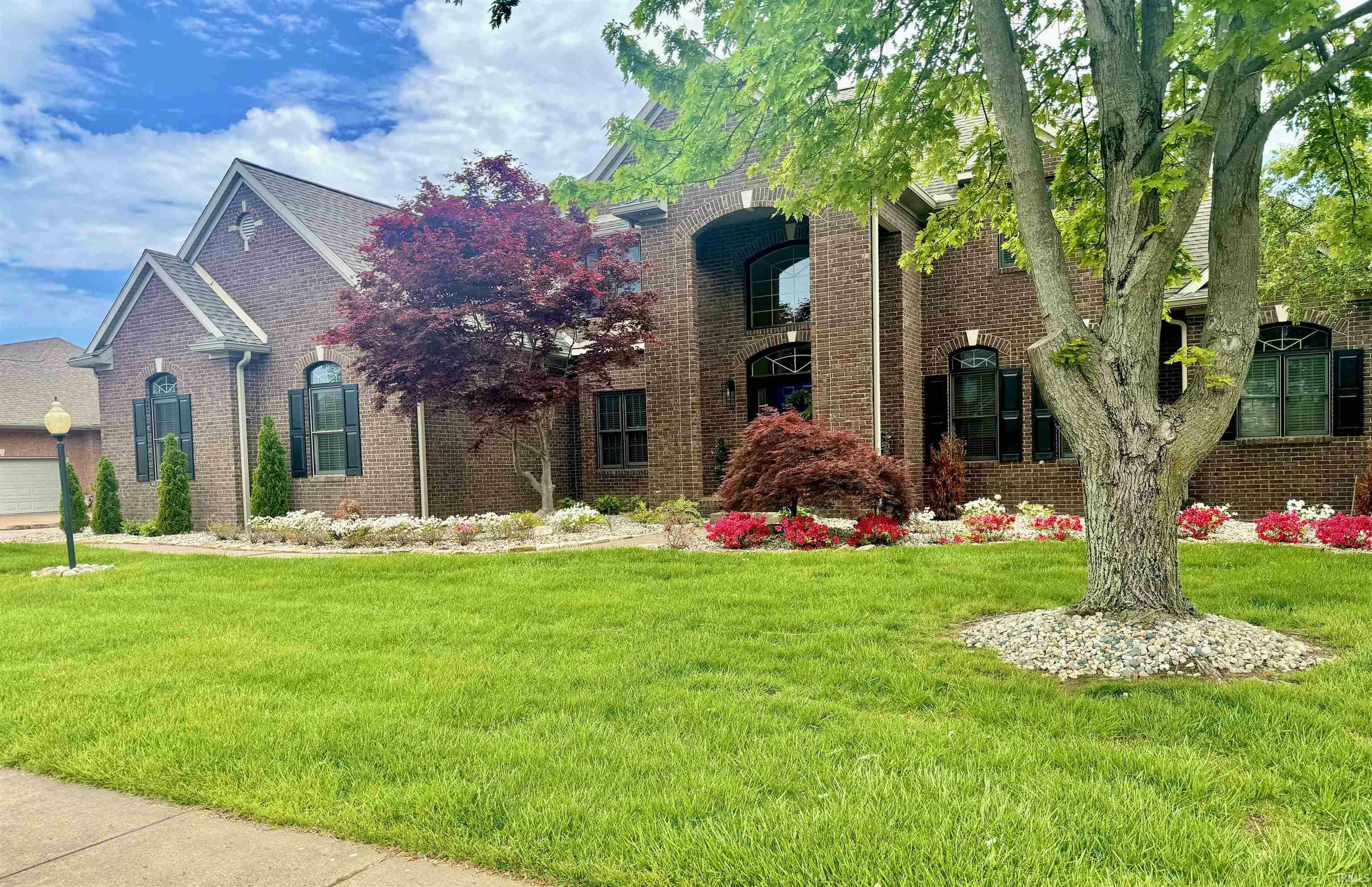 Property Photo: 2122 Lakes Edge Drive IN 47630