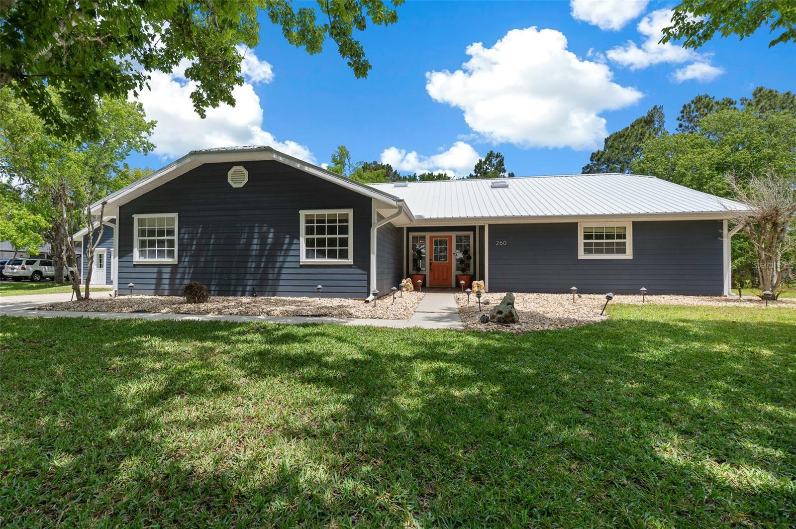 Property Photo: 260 Country Circle Drive W FL 32128