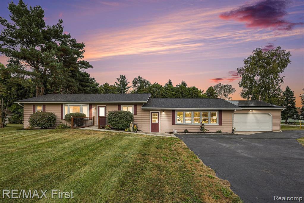 Property Photo:  4010 Parker Road  MI 48059 3719 