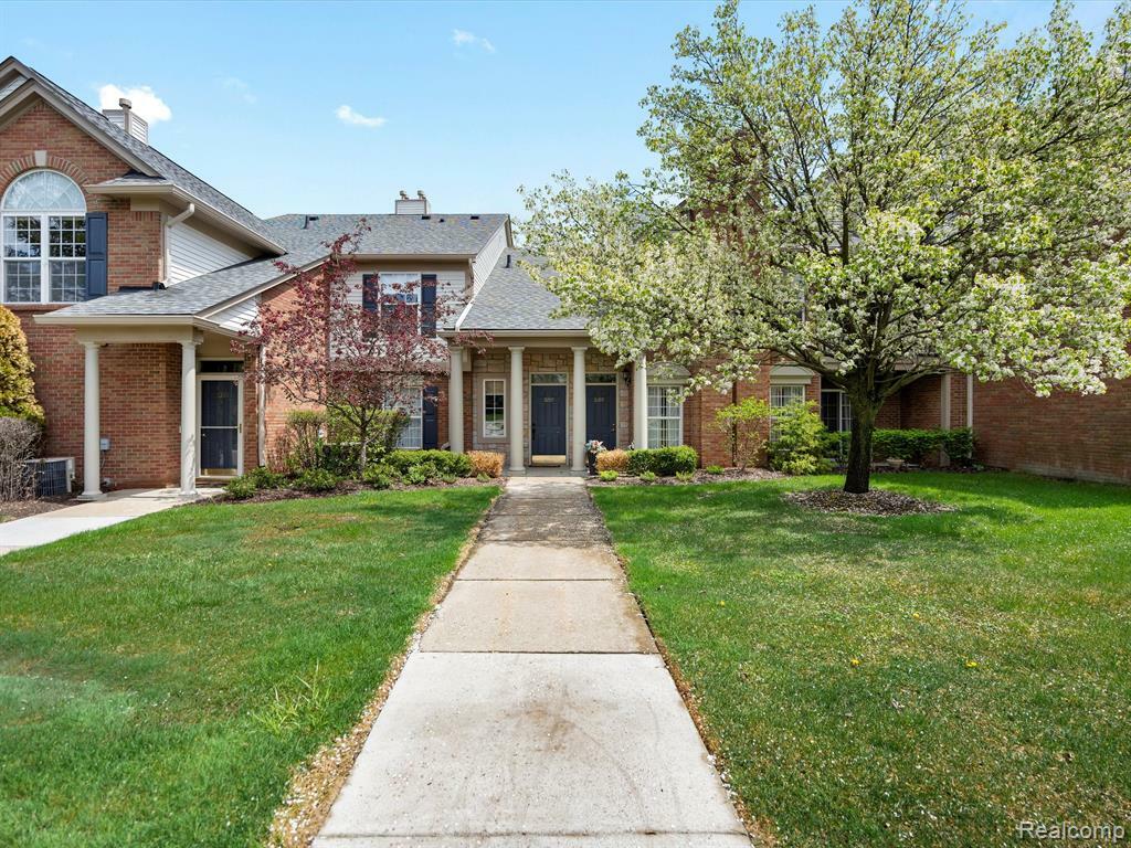 Property Photo: 5289 Brookemonte Circle MI 48306 5013