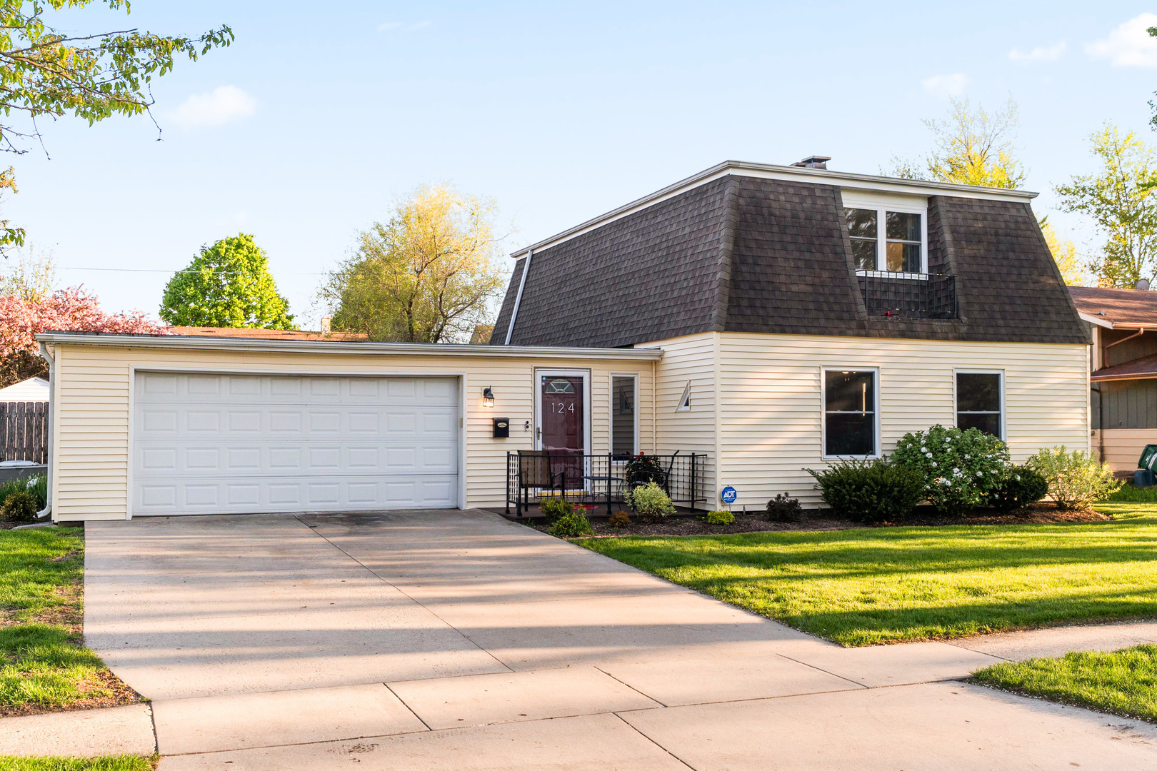 Property Photo: 124 Mattek Avenue IL 60115