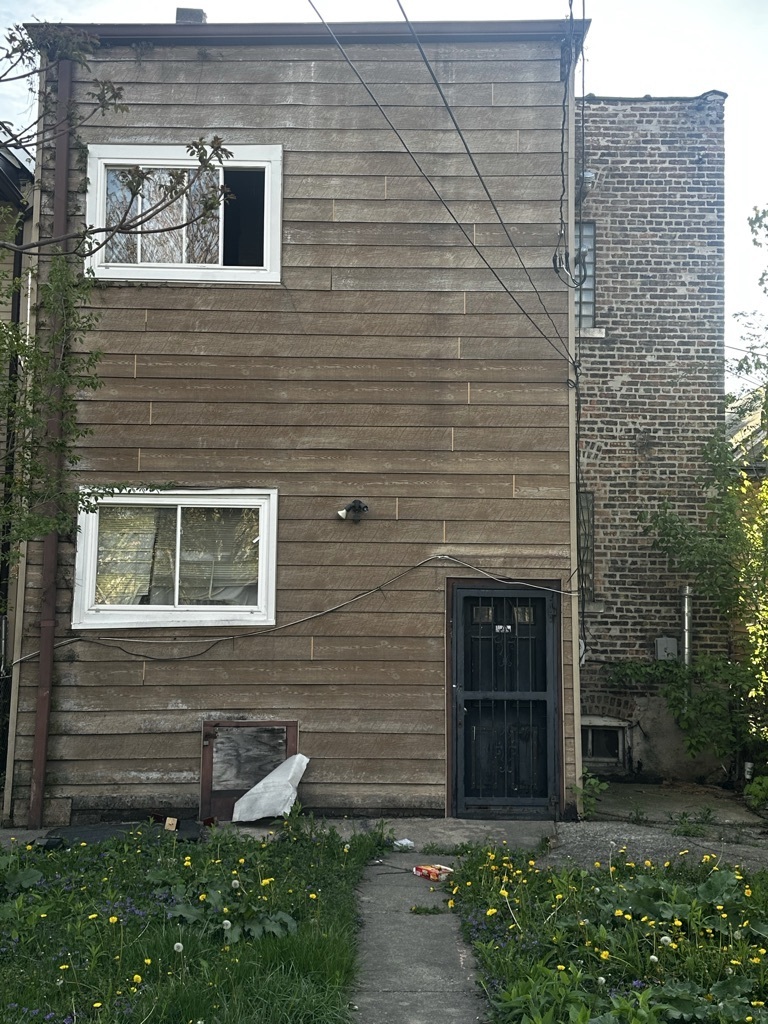 Property Photo: 11305 S Edbrooke Avenue IL 60628