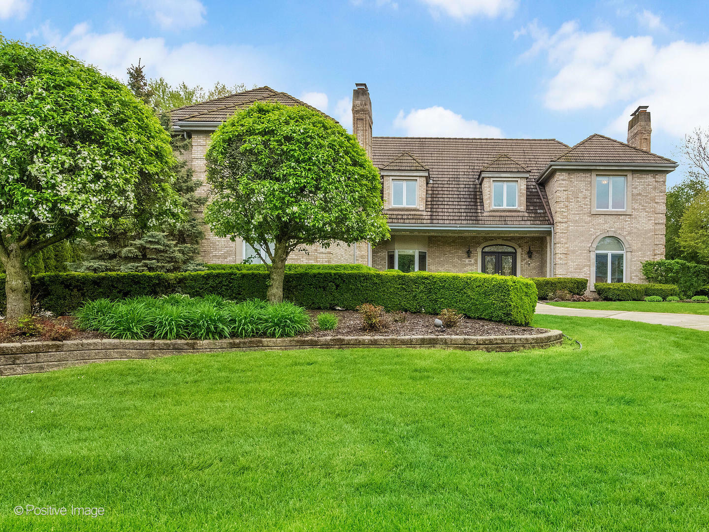 Property Photo: 128 Saint Francis Circle IL 60523