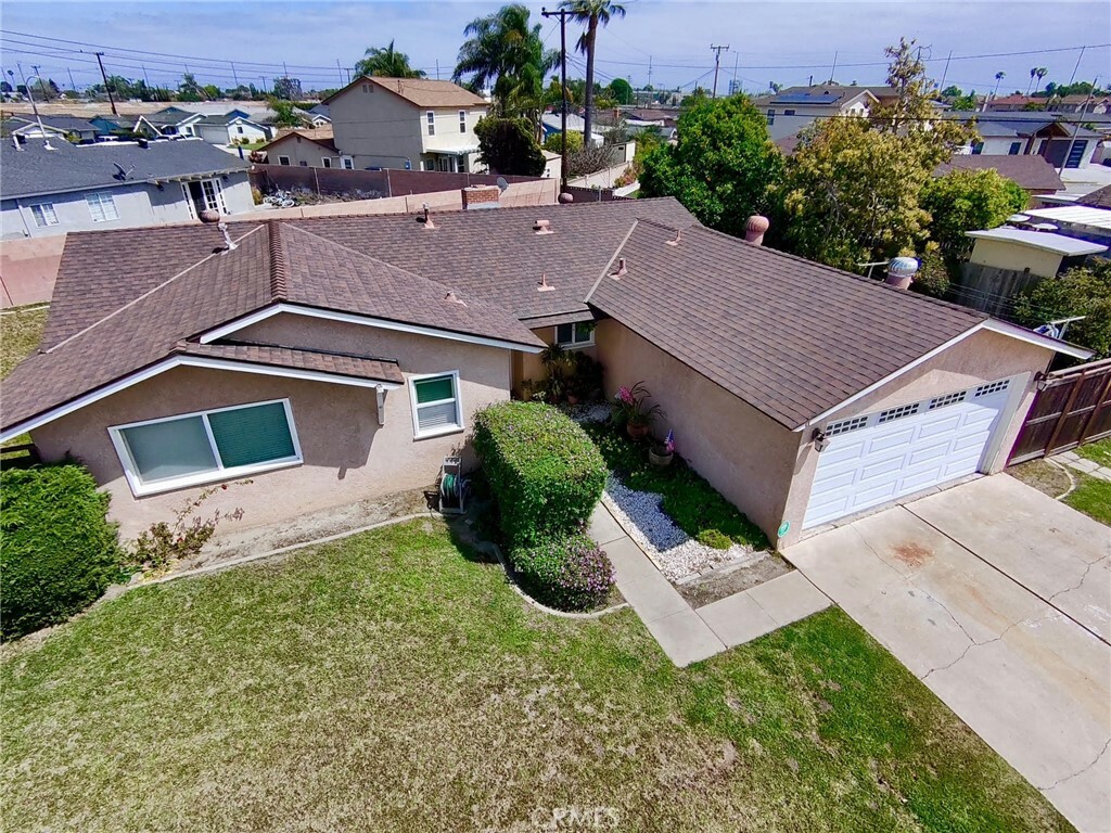 Property Photo: 13722 Hammon Place CA 92683