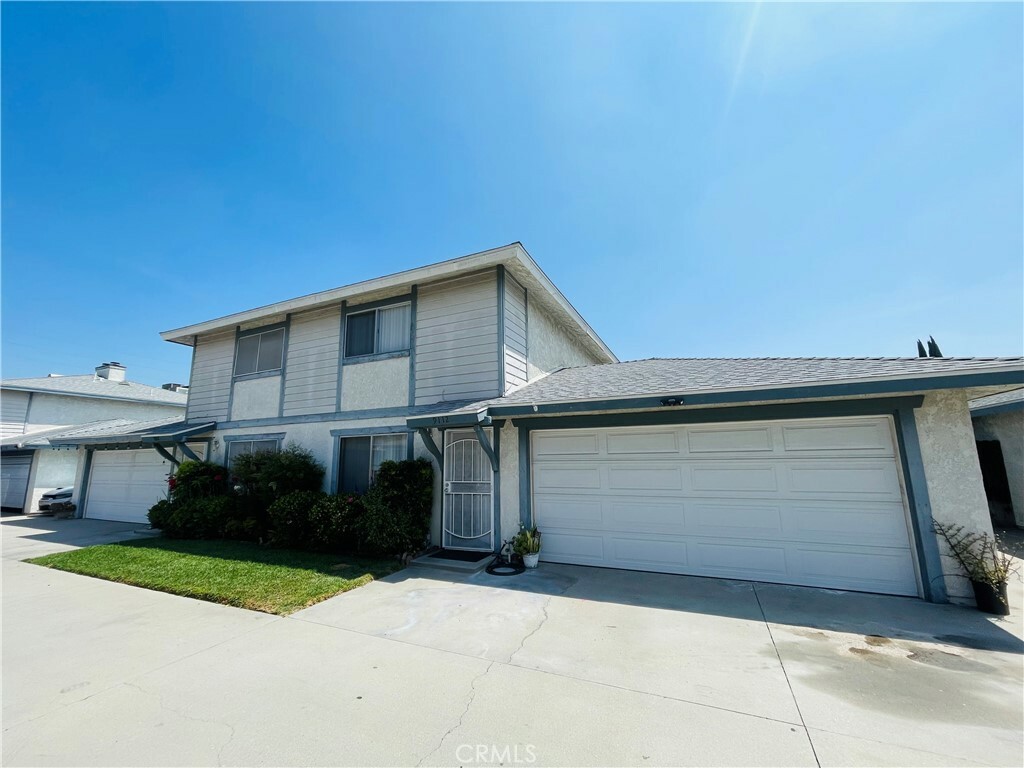 Property Photo: 9112 Walnut Street CA 90706