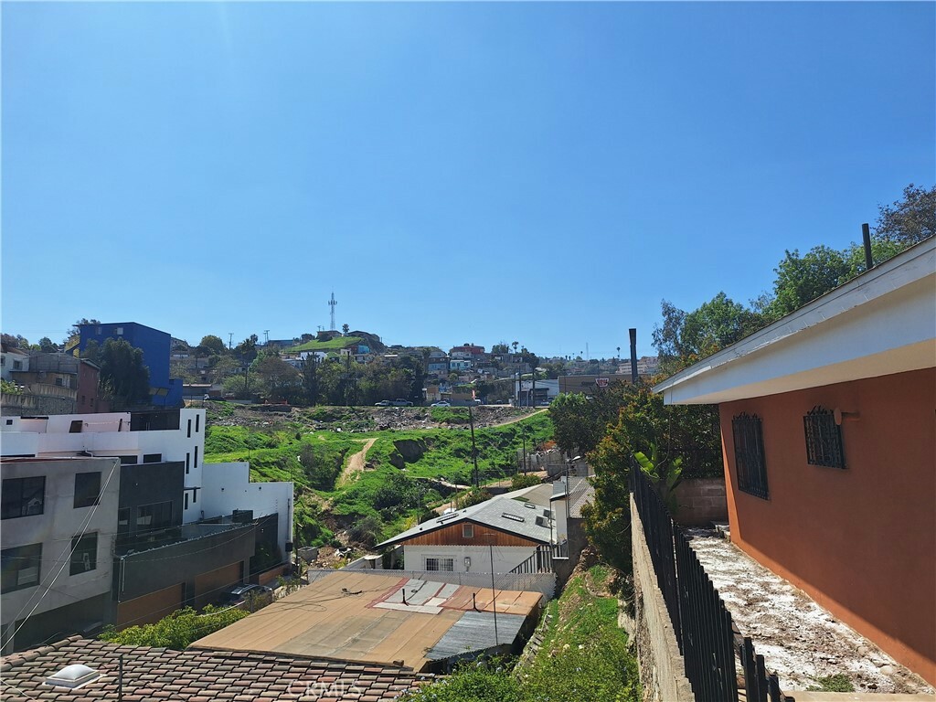 Property Photo: 2208 Calle Milan Colonia Roma OS 22054