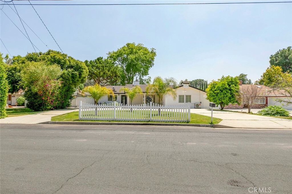 Property Photo:  17646 Raymer Street  CA 91325 