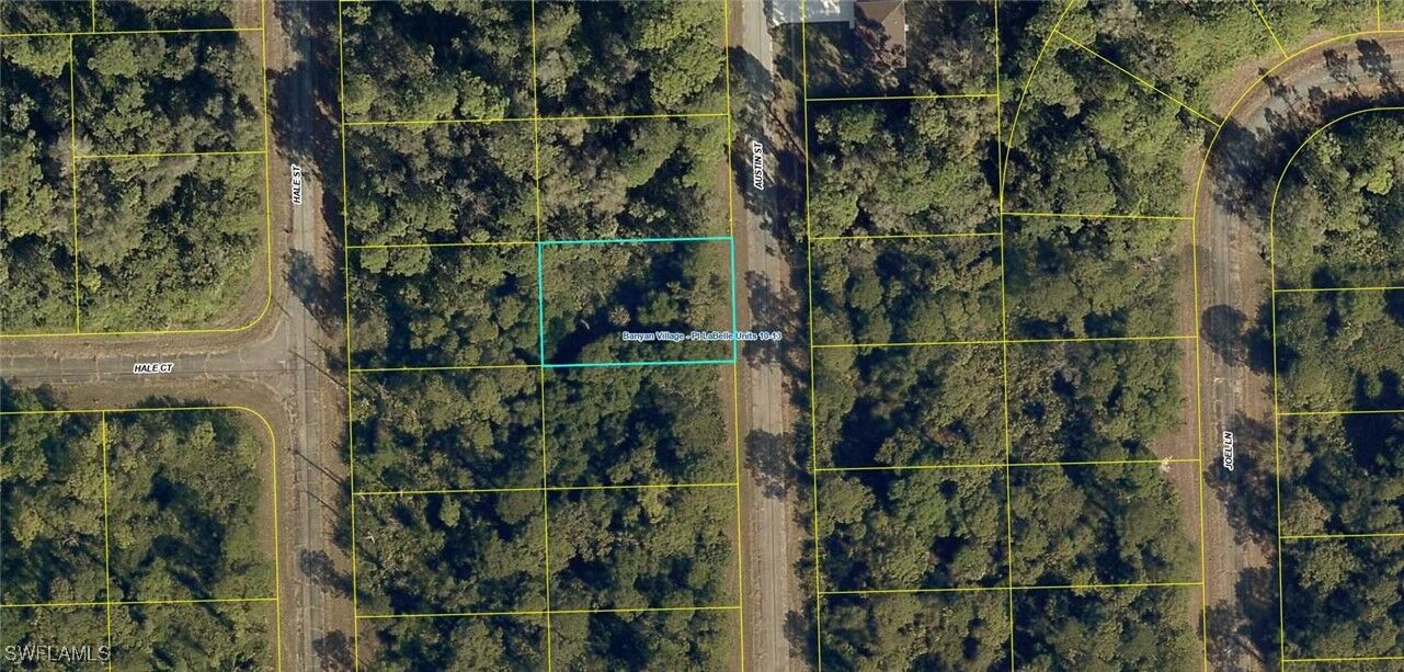 Property Photo: 1206 Austin Street FL 33935