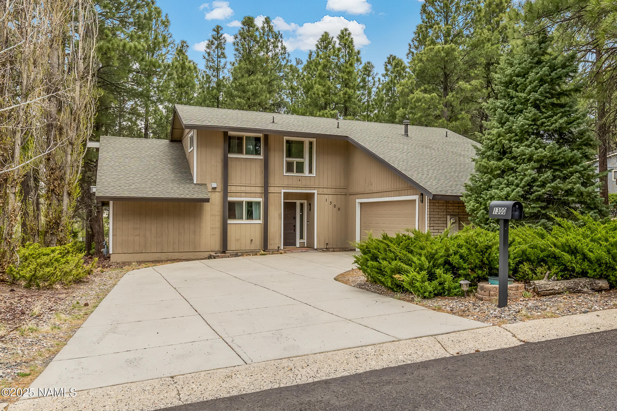 1300 N La Costa Lane  Flagstaff AZ 86004 photo